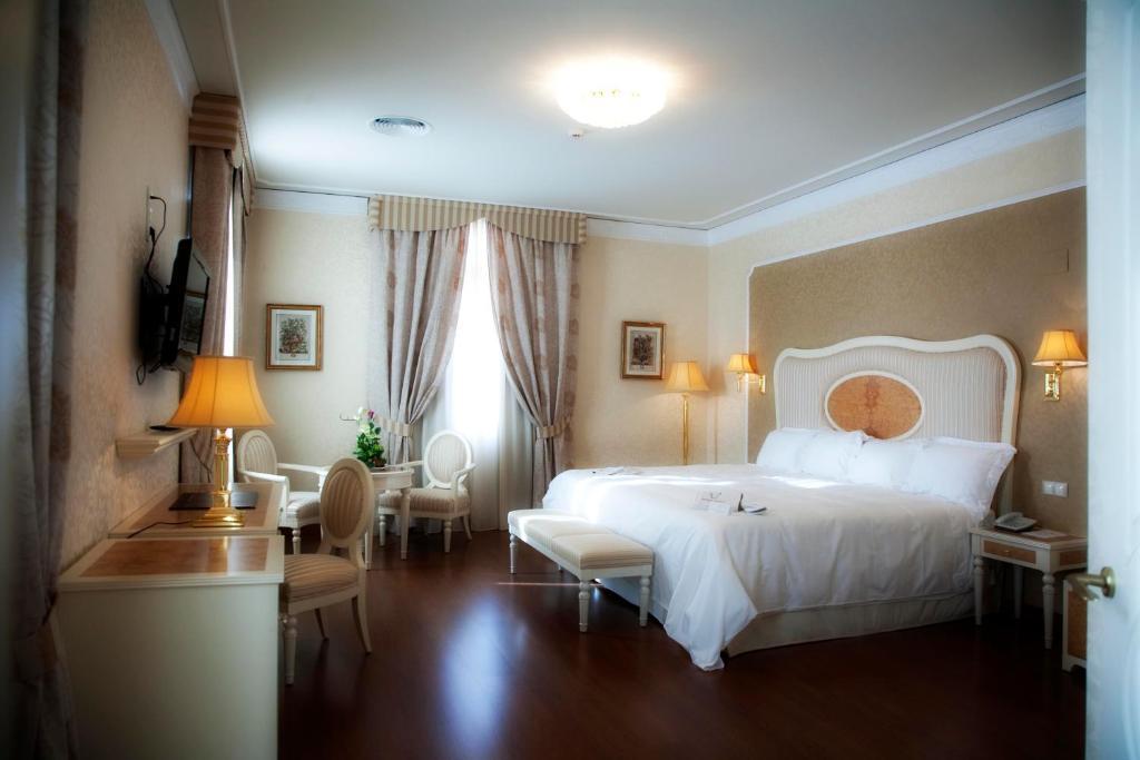 Hotel Santa Isabel 알바세테 객실 사진