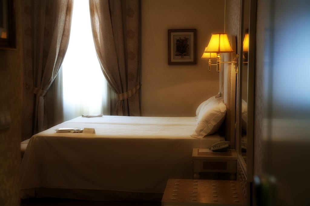 Hotel Santa Isabel 알바세테 객실 사진